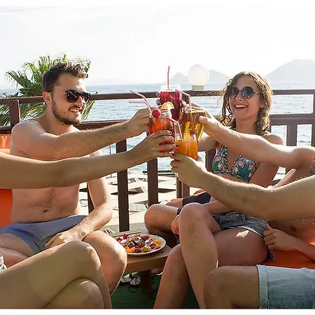 Mandalinci Boutique トゥルグトレイス